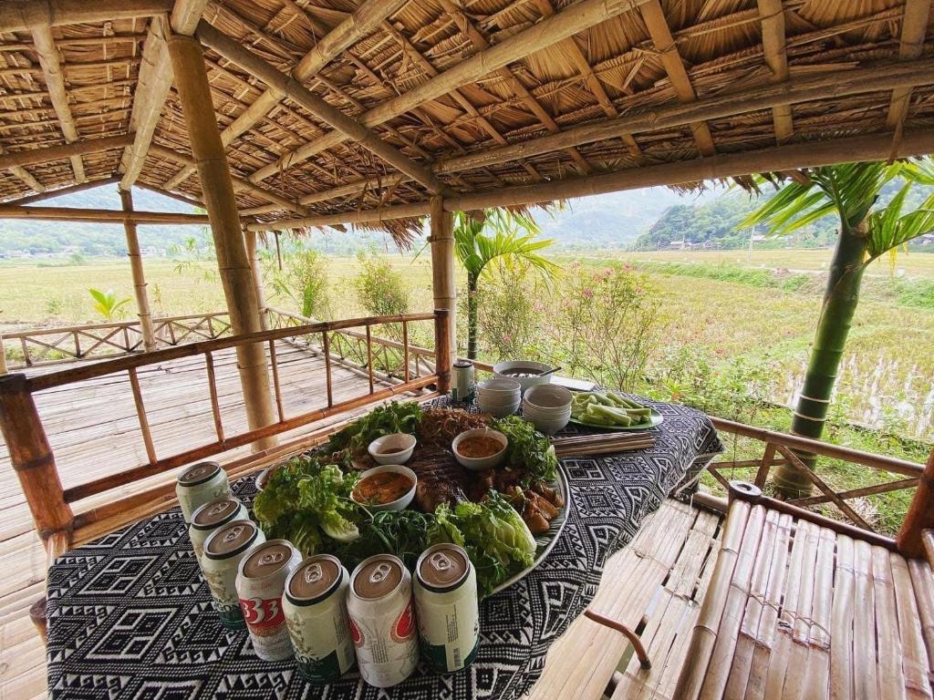 mai chau rice fields homestay