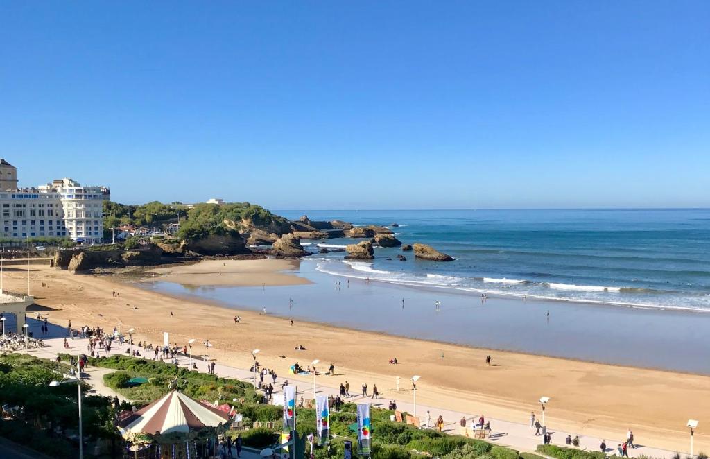 L'océan à perte de vue, la grande plage à vos pieds, Biarritz