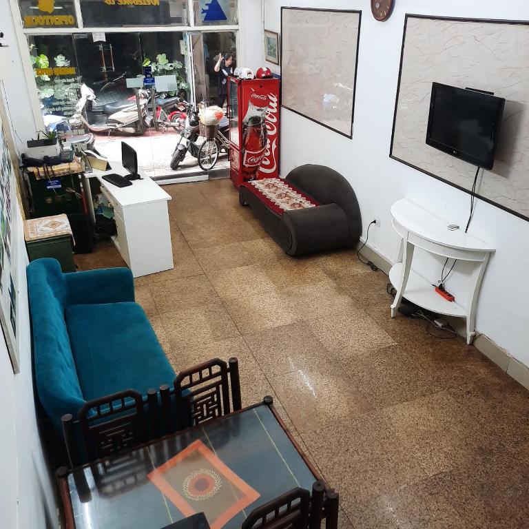 2. 하노이 카리나 ..