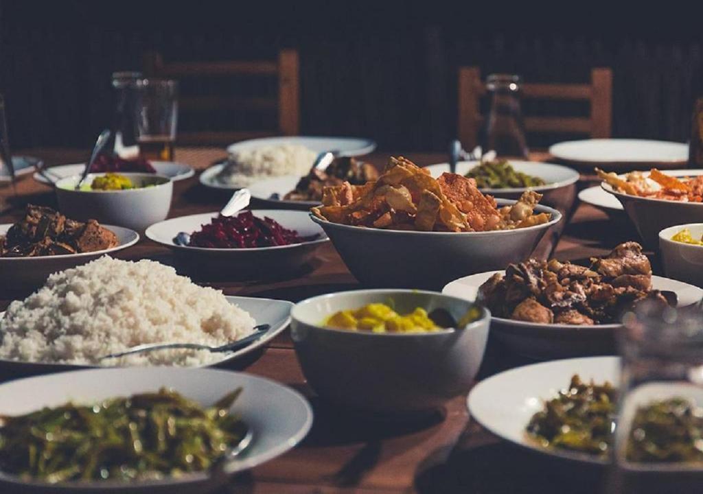 Comida y bebida