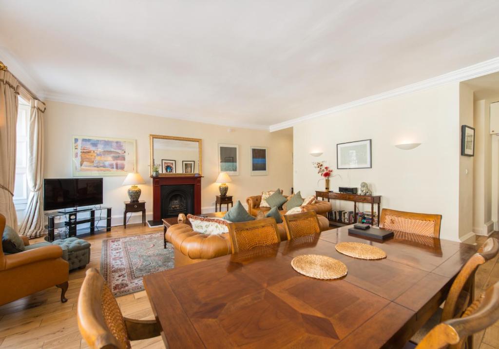 Facilities, Parliament Sq (apt 10 ) Royal Mile in Edinburgh