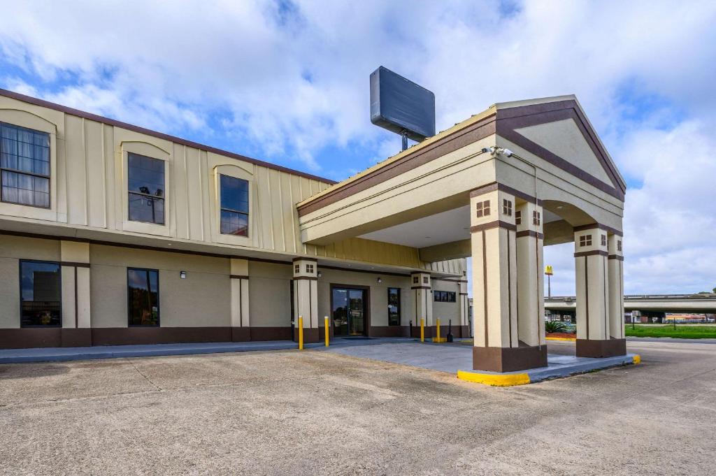 Quality Inn New Orleans I-10 East photo
