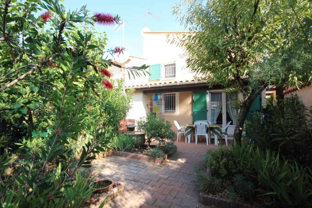 Belle villa plein sud, 4-6 couchages, en résidence avec piscine commune, Wifi fibre optique, 400m de la mer à PORTIRAGNES PLAGE LROND5 - 1