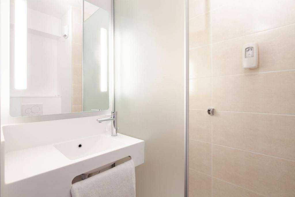 B&B HOTEL Thionville Centre Gare photo