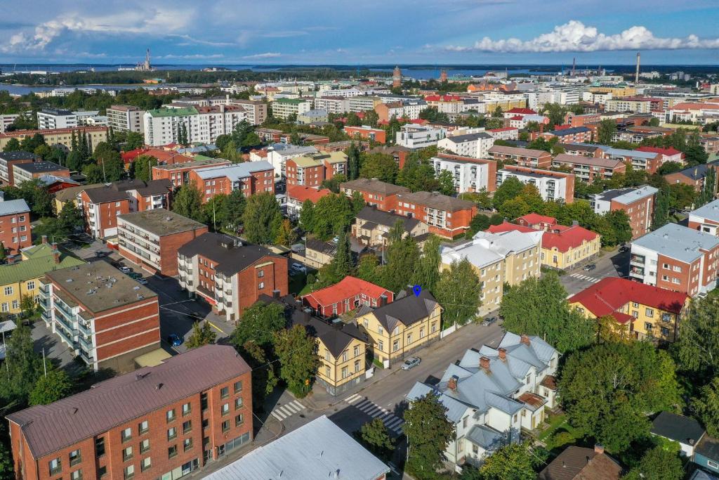 SELF-SERVICE apt 10 min from bus-&railway station, free bike! photo