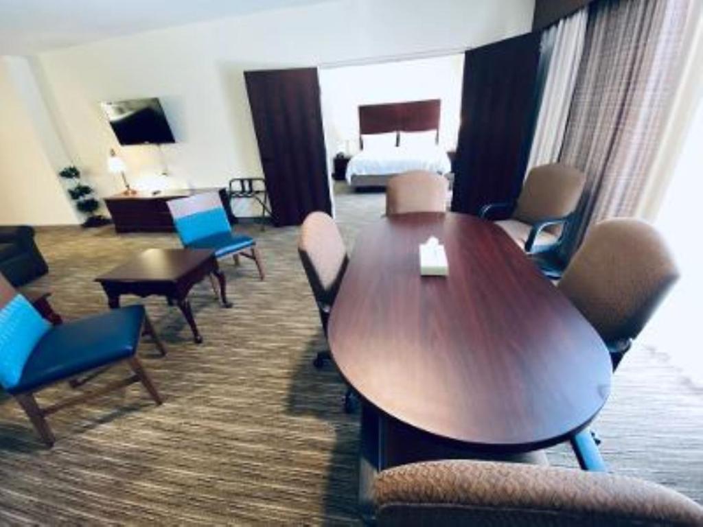 Holiday Inn Express Hotel & Suites Fort Payne Photo 24