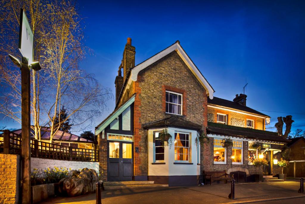 The Victoria — Hotel in London