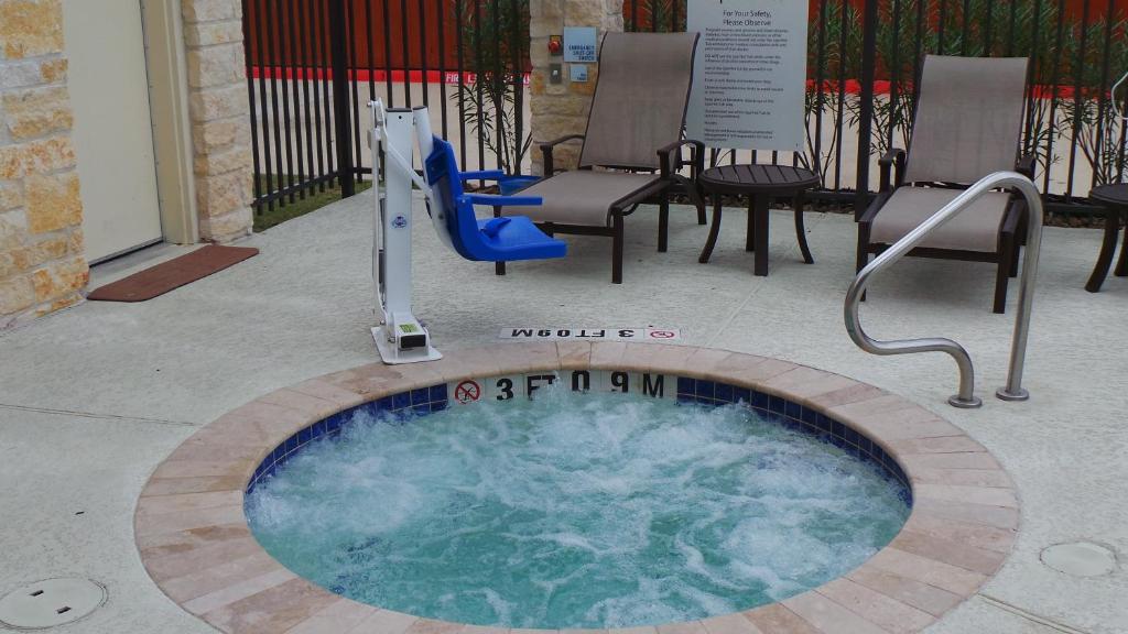 Holiday Inn Express and Suites Atascocita - Humble - Kingwood photo