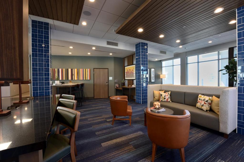 Holiday Inn Express & Suites Houston North - Woodlands Area photo