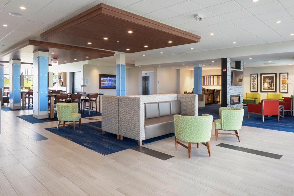 Holiday Inn Express And Suites Bourbonnais East - Bradley photo