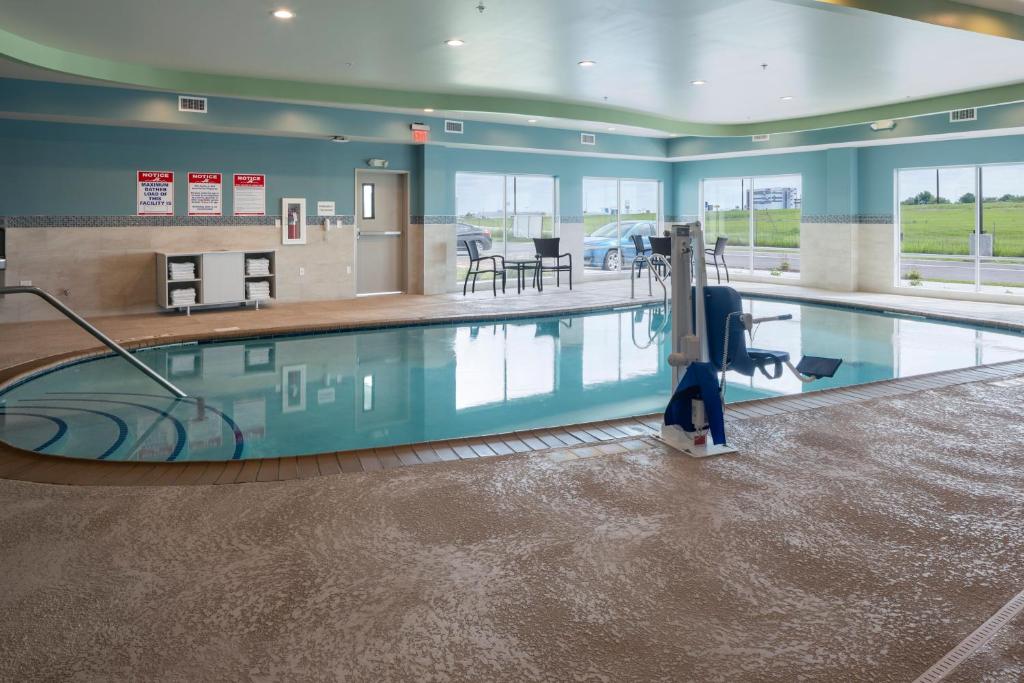 Holiday Inn Express And Suites Bourbonnais East - Bradley photo