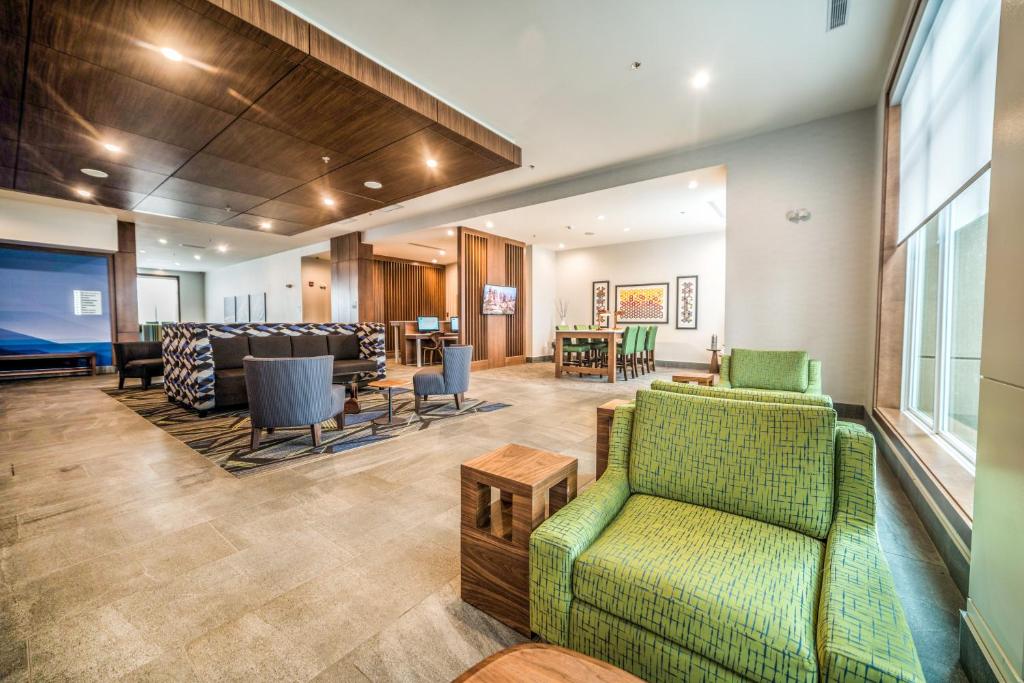 Holiday Inn Express & Suites West Edmonton-Mall Area By IHG 外観