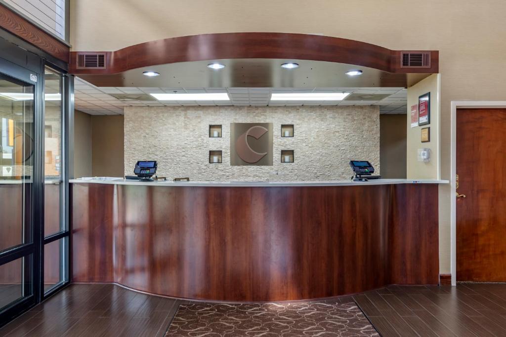 Comfort Suites Near Robins Air Force Base Photo 18