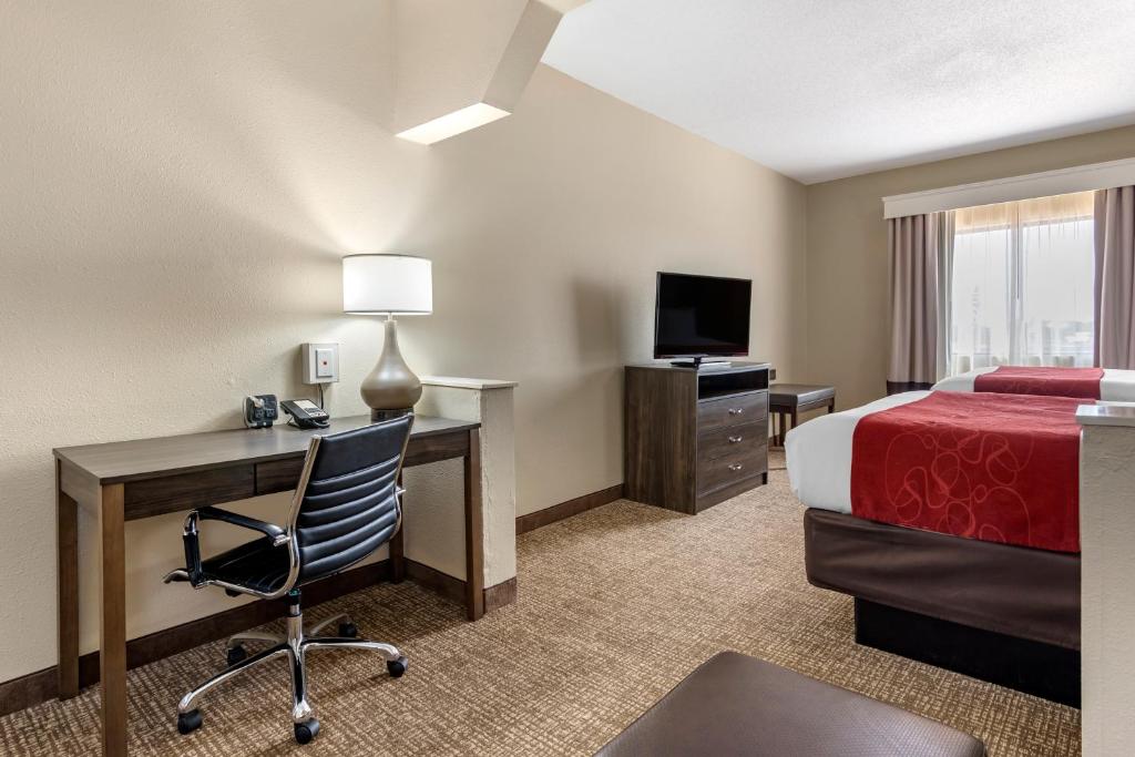 Comfort Suites Near Robins Air Force Base Photo 25