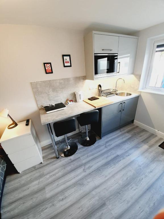 Southend on Sea - Westcliff Studios - Great Location photo