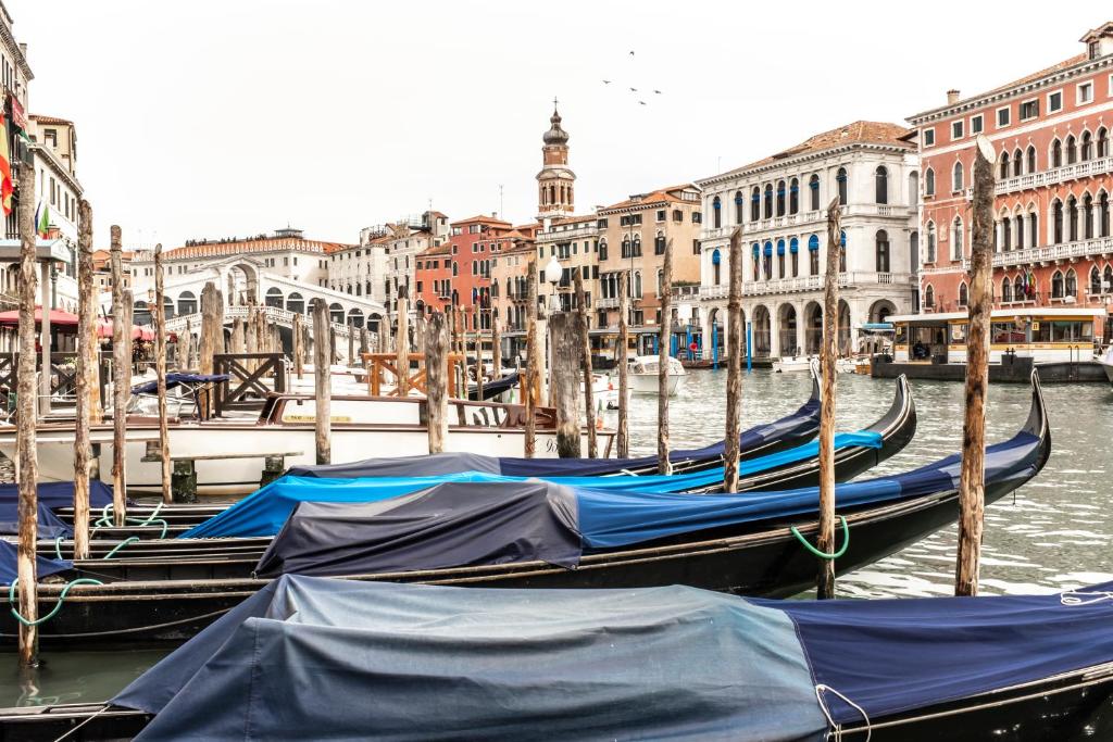 Charming Apartment on the Grand Canal R&R - 4