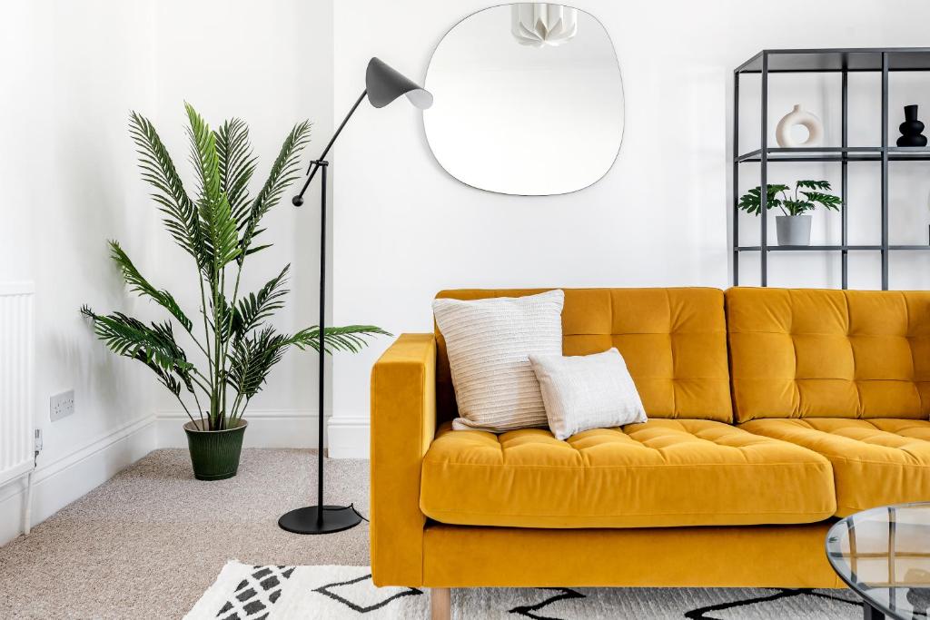 Relax In Comfortable & Stylish Pontcanna Apartment, Free Private Parking, Cardiff