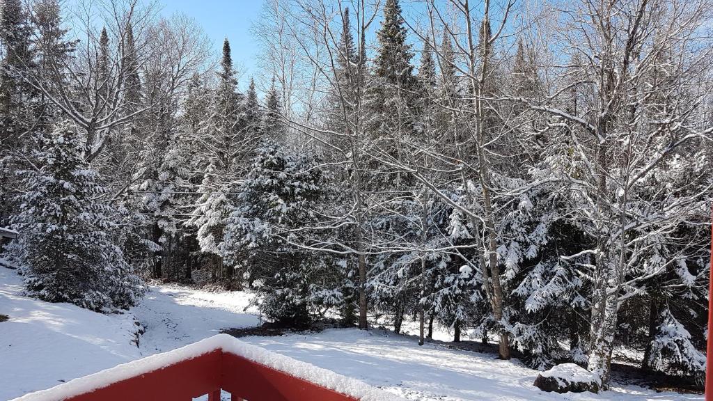 Les Fables du Lac Lafontaine in Entrelacs, Canada - reviews, prices