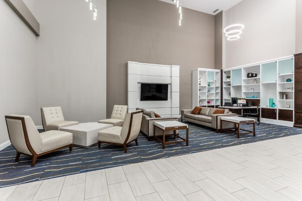 Holiday Inn Hotel and Suites Jefferson City photo