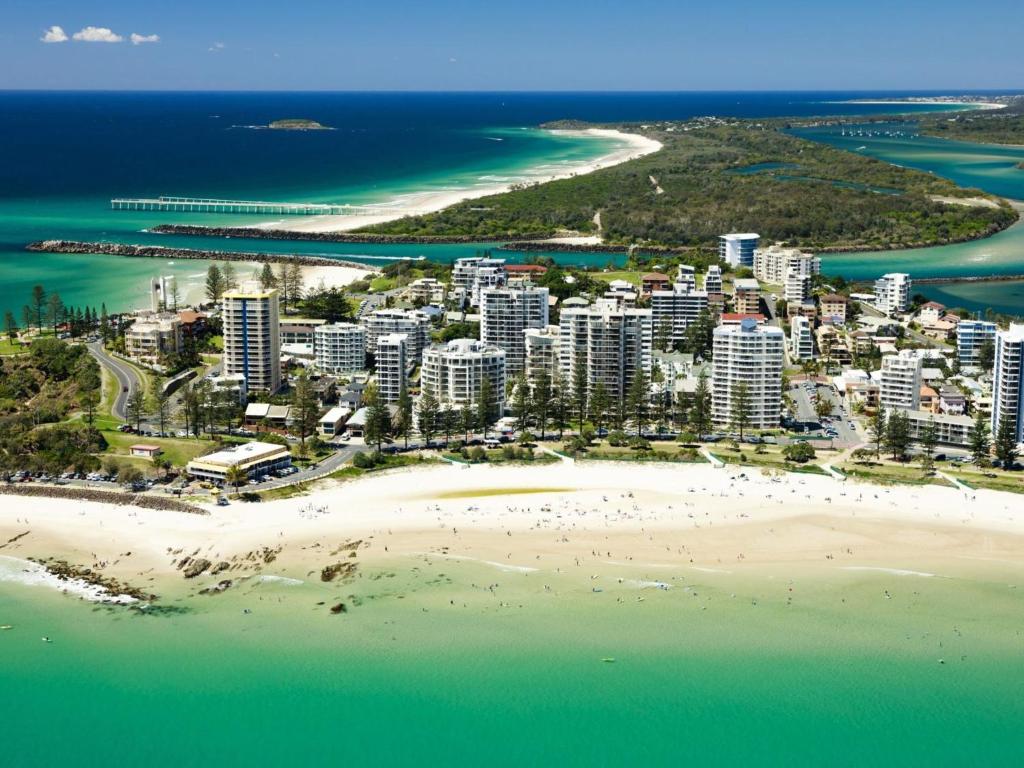 Snapper Rocks Studio Number 10 - Wi-Fi Included photo
