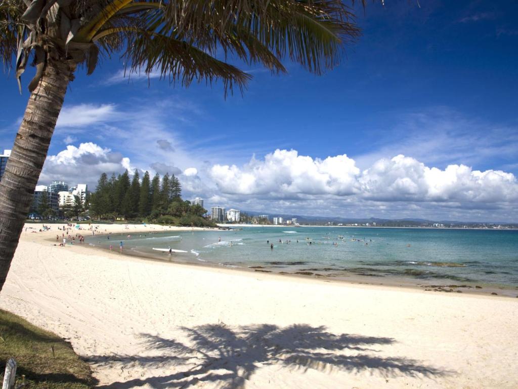 Snapper Rocks Studio Number 10 - Wi-Fi Included photo