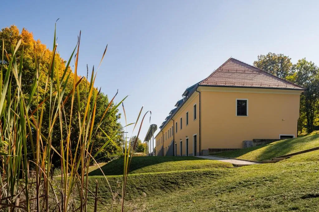 Dvorec Trebnik - SOBE, hotel in Slovenske Konjice