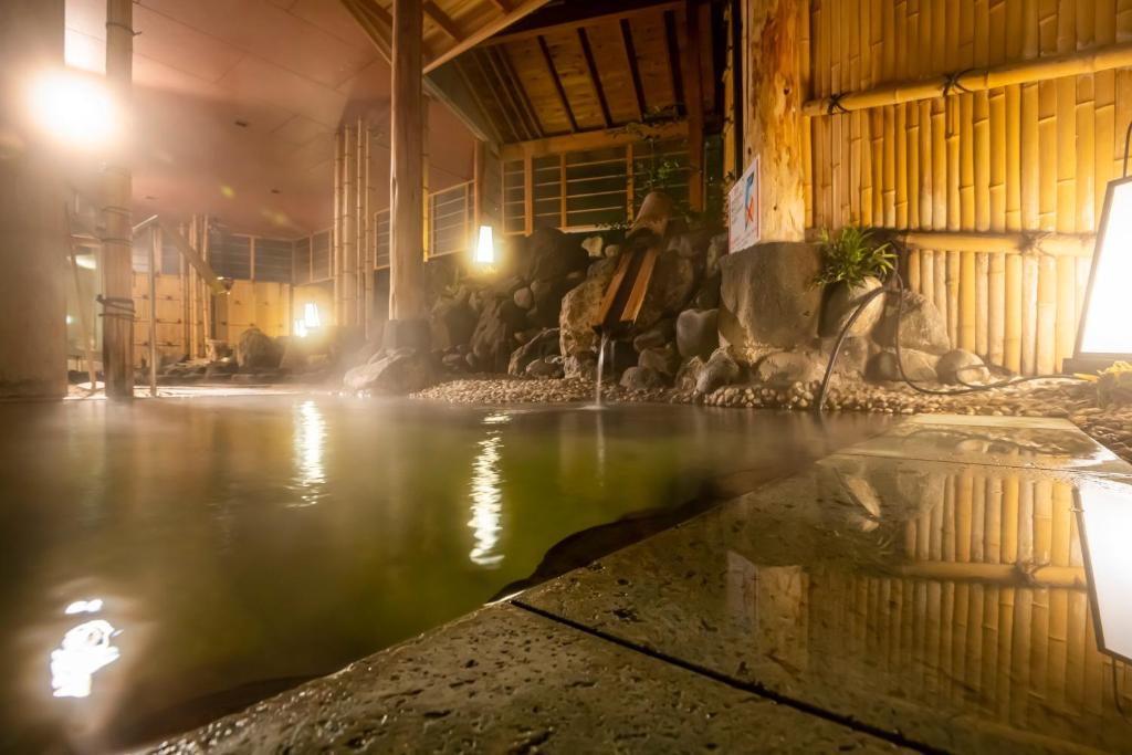 Hot spring bath