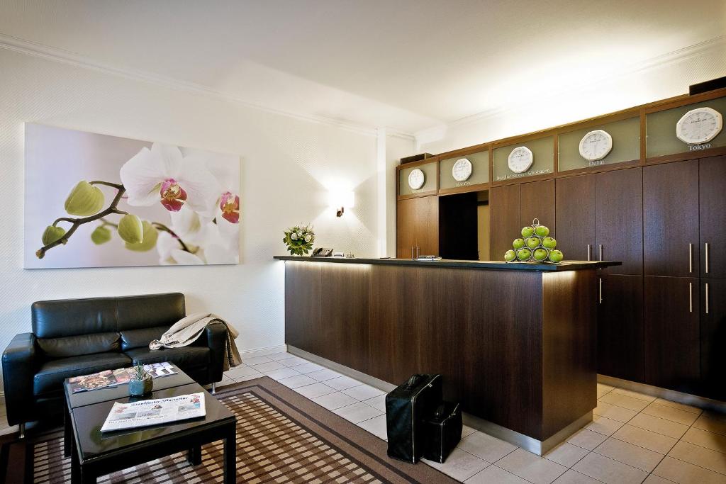 フロント・ロビー