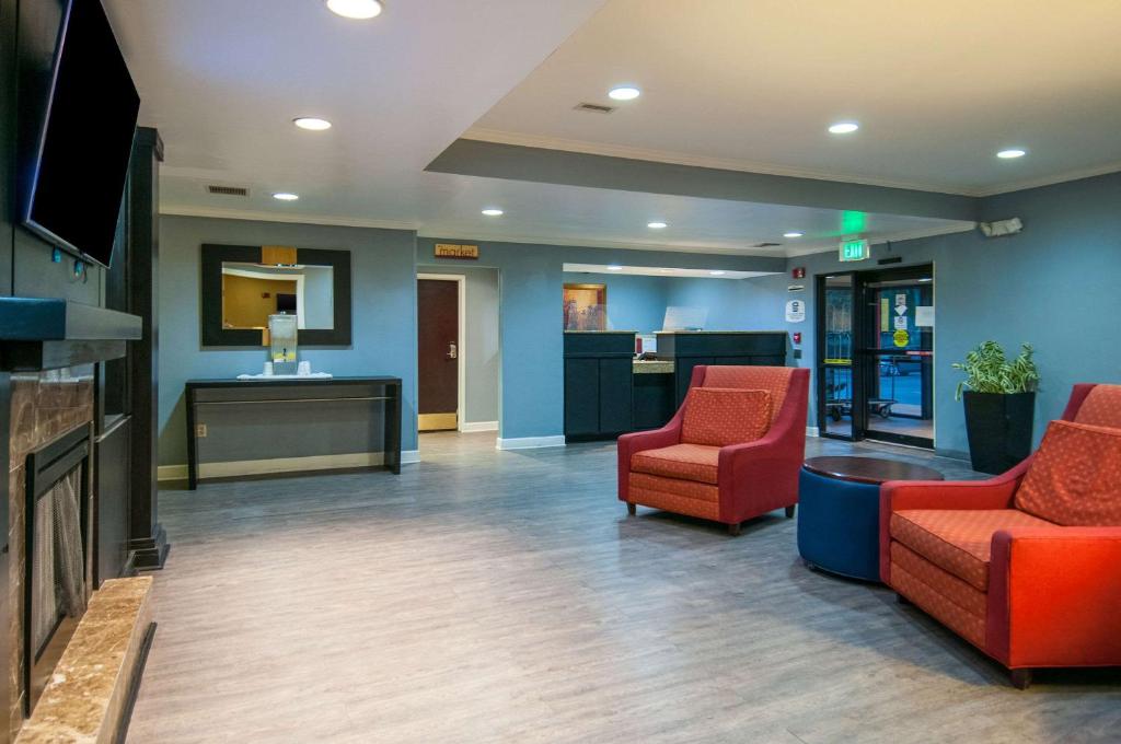 Quality Inn & Suites photo
