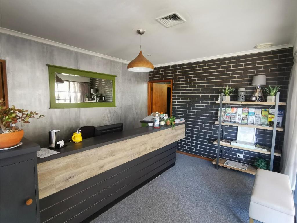 Town House Motor Inn photo