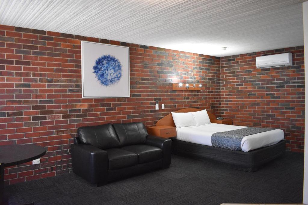 Town House Motor Inn — Hotel in Horsham