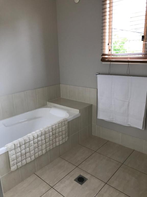 Tamborine Mountain Accommodation photo