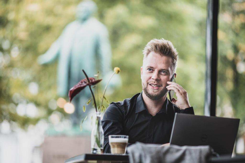 Shared lounge/TV area