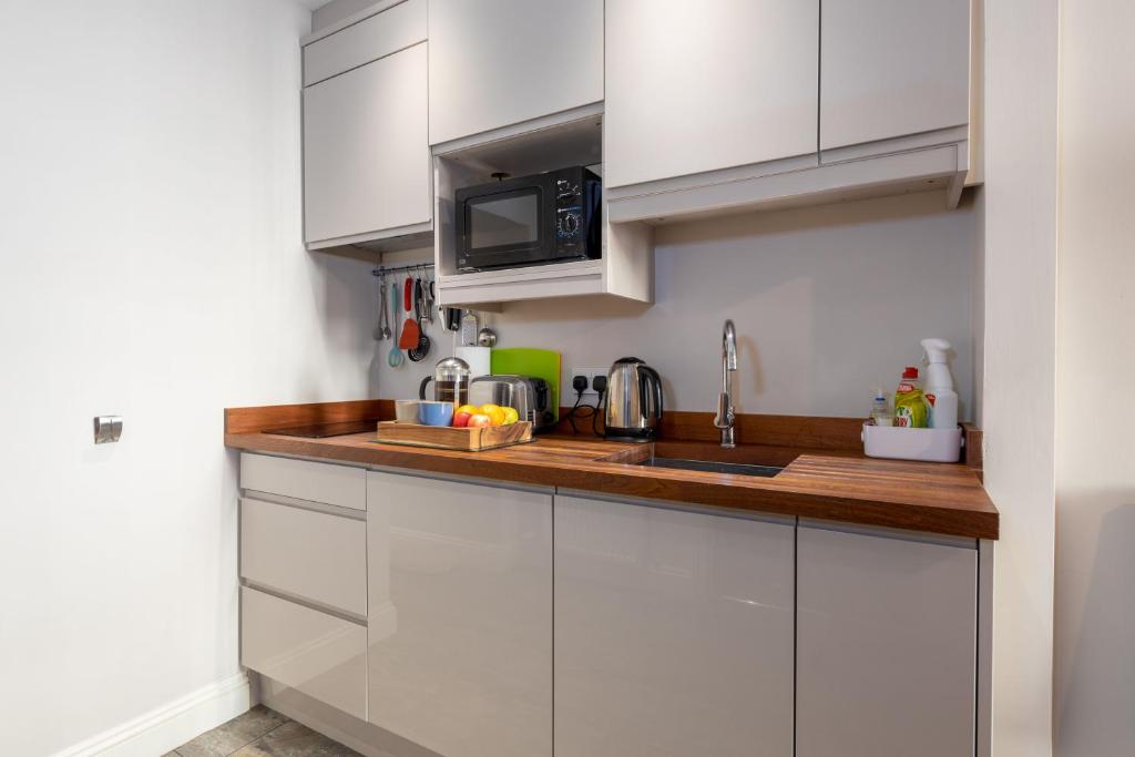 Beckside Apartment, Brampton photo 3