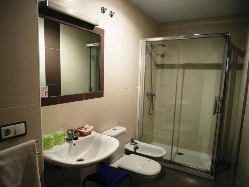 Hostal Don Rodrigo photo