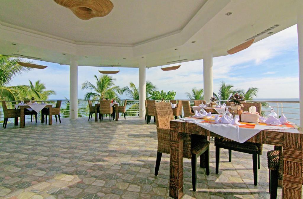 Restaurant, J&R Residence in Bohol