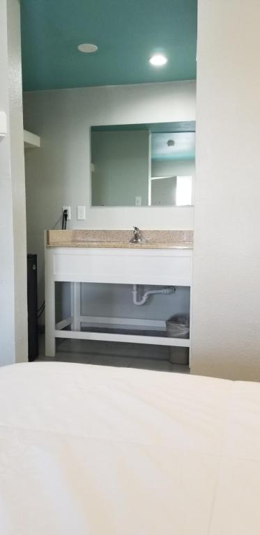 Maxim III Motel photo