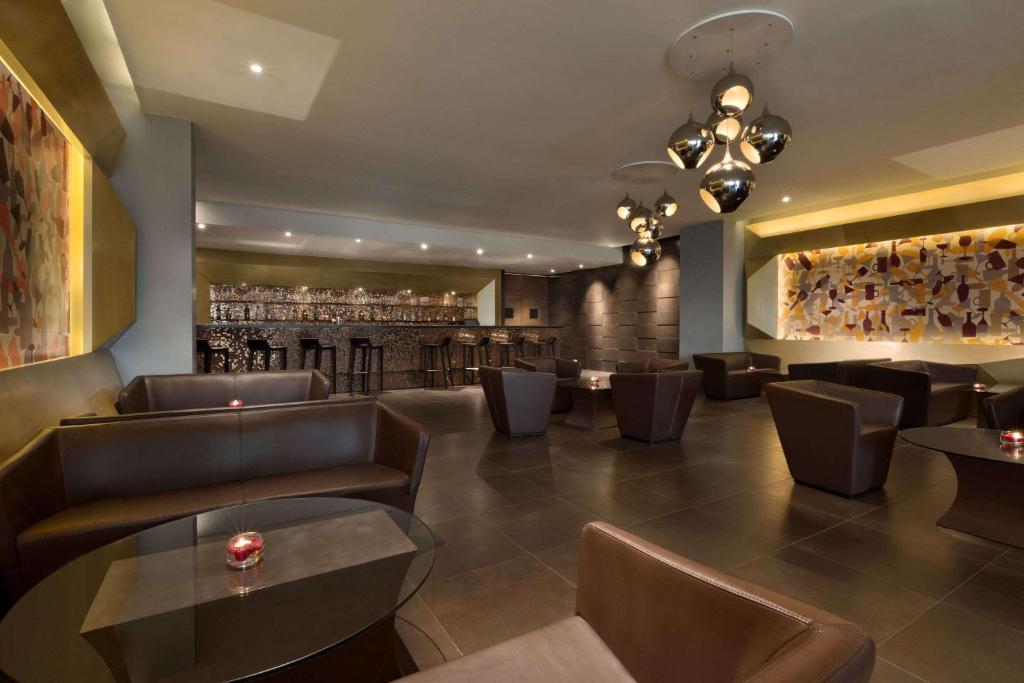 Pub/salon