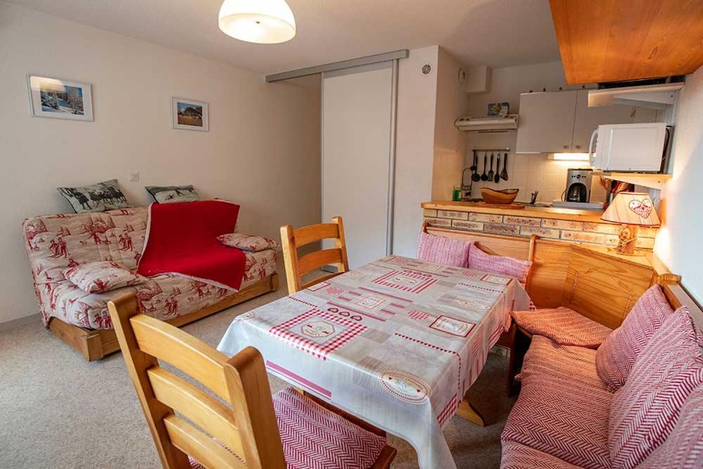 VALFREJUS appartement 2 pièces 35m2, au pied des pistes avec balcon - 1