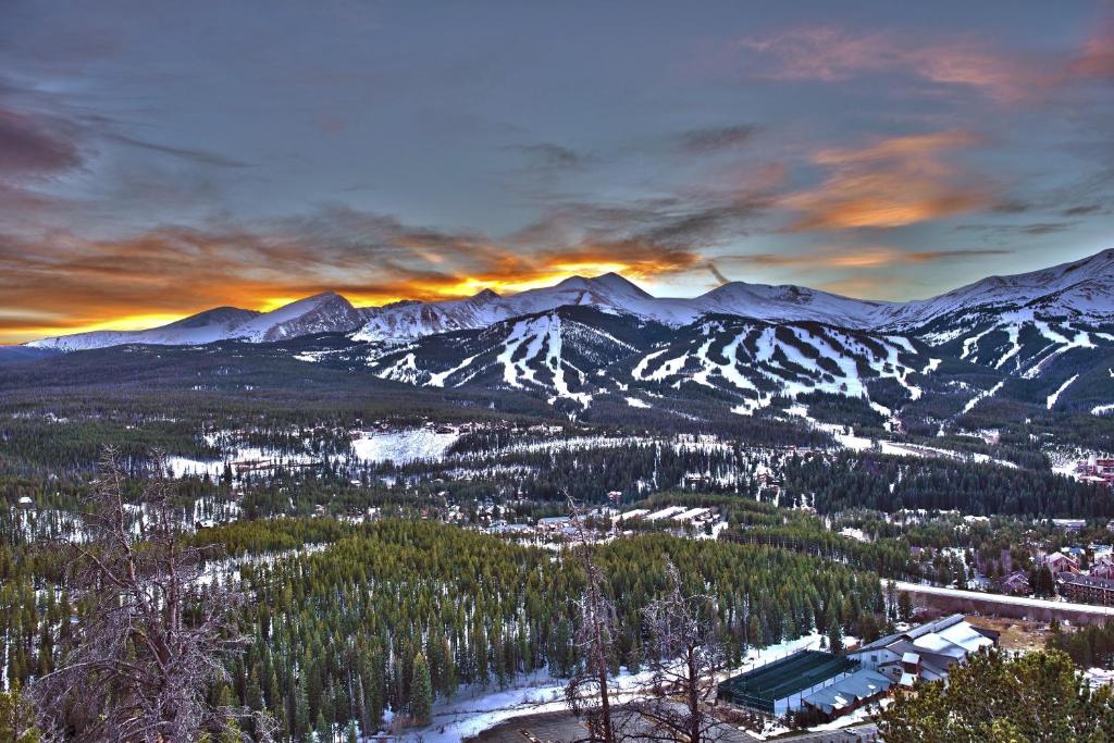Village at Breckenridge Peak 9 Inn, Liftside 4414 photo