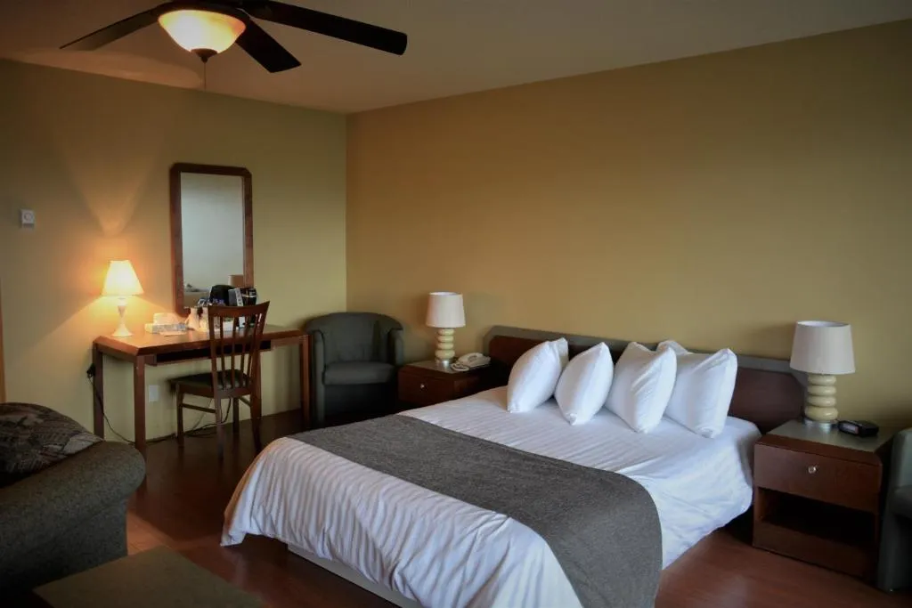 Motel Quatre Saisons, hotel in Forestville