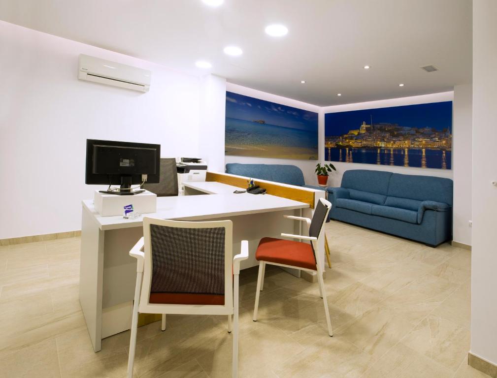 Hostal Costa Blanca - 4