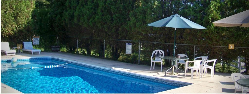 Mount Whittier Motel photo