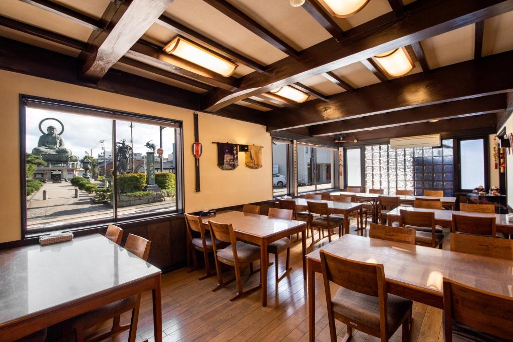 Restaurant, Kadokyu Ryokan in Takaoka