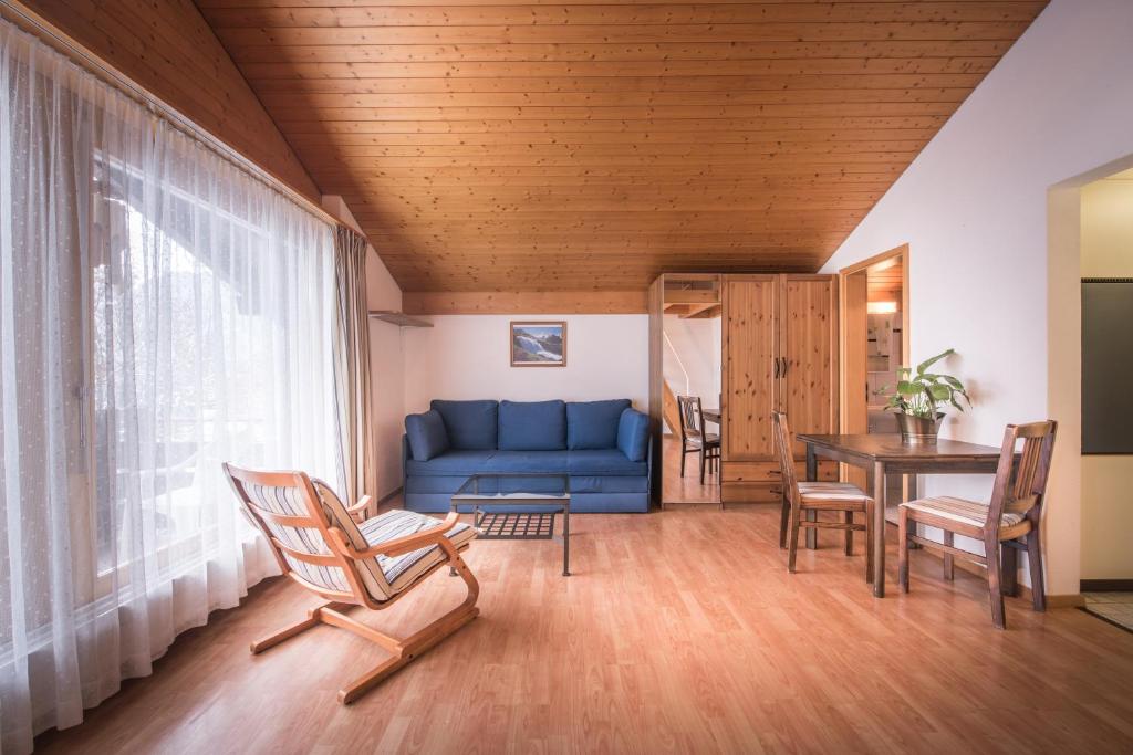 Central Wengen Wonderland: Mezzanine Studio for 4 - 3