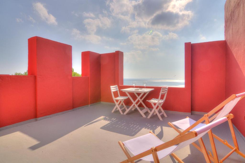 Studio in the Red Wall building by Ricardo Bofill - MURALLA ROJA, Calpe