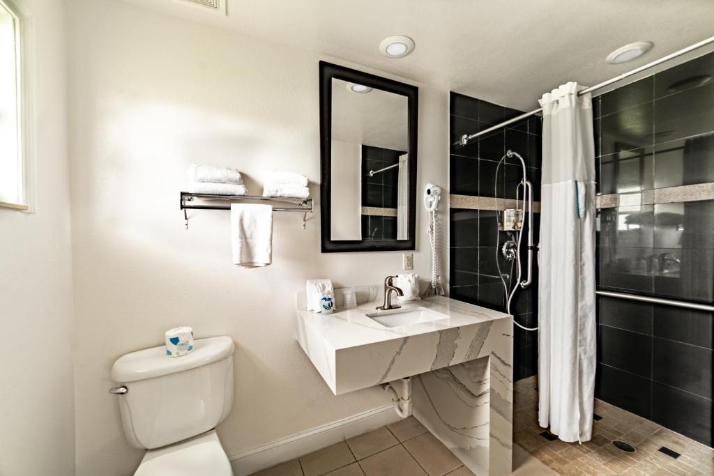 Everglades City Motel - Everglades Adventures Inn photo