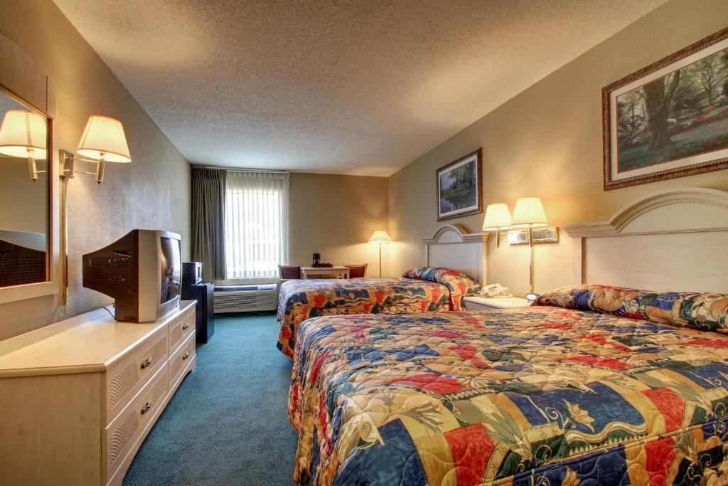 Key West Inn - Baxley photo
