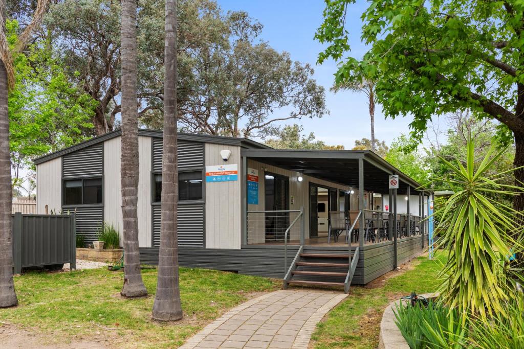 Discovery Parks - Lake Hume, Victoria photo
