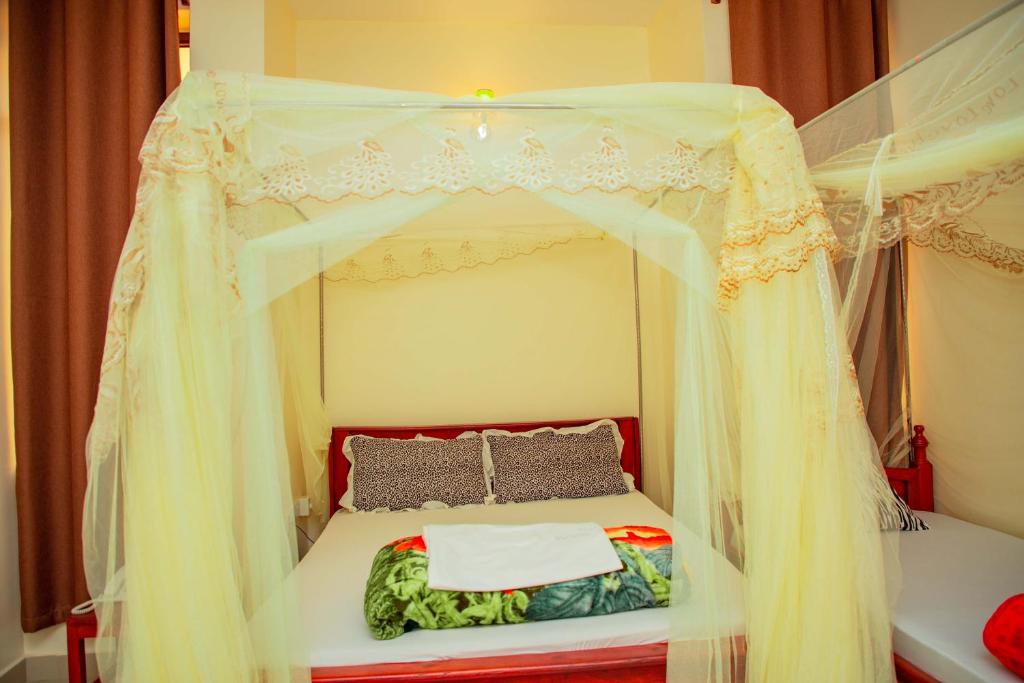 Africa Natural Tours - Kilimanjaro White House Hotel photo